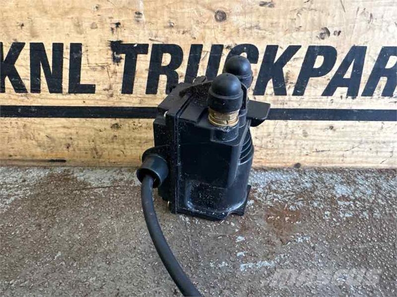 Scania BATTERY POW MASTER SWITCH 2025739 섀시 및 서스펜션