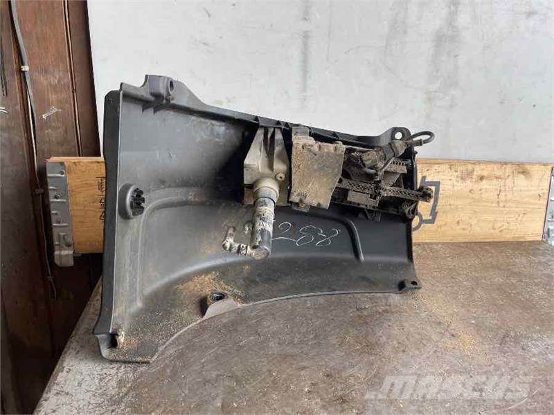 Scania BUMPER CORNER LH 2474480 Šasija un piekare