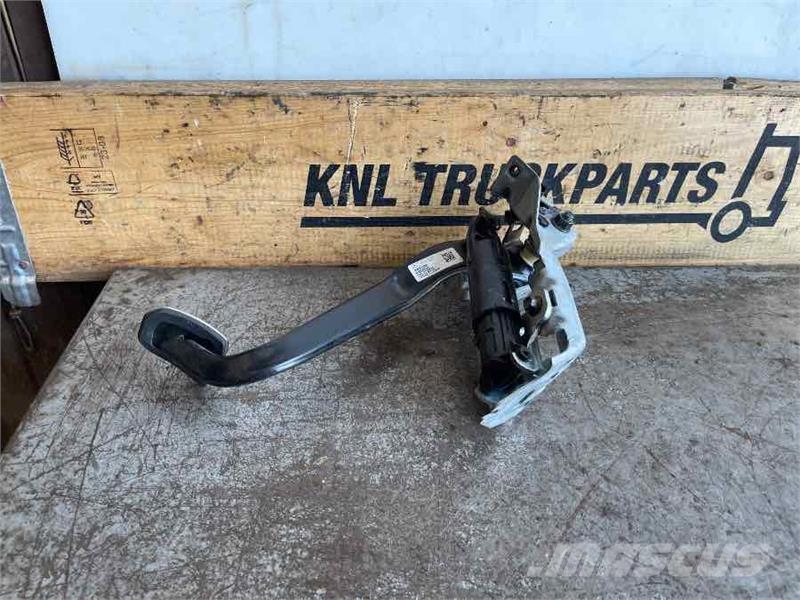 Scania CLUCH PEDAL 2405596 Καμπίνες και εσωτερικό
