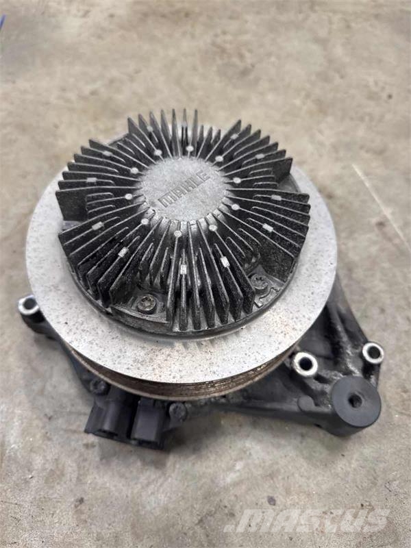 Scania COOLANT PUMP 2422589 Motory