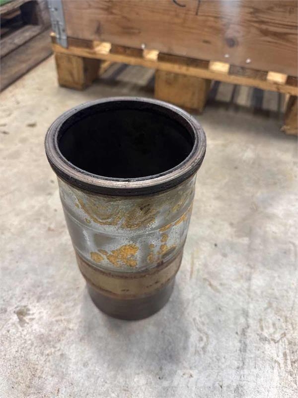 Scania CYLINDER LINERS 2147721 Mootorid