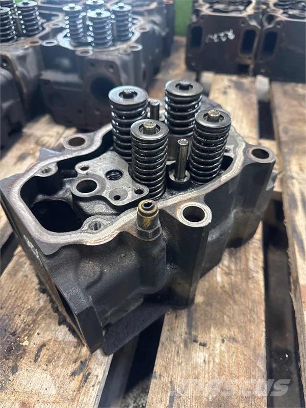 Scania CYLINDERHEAD 2296699 Engines
