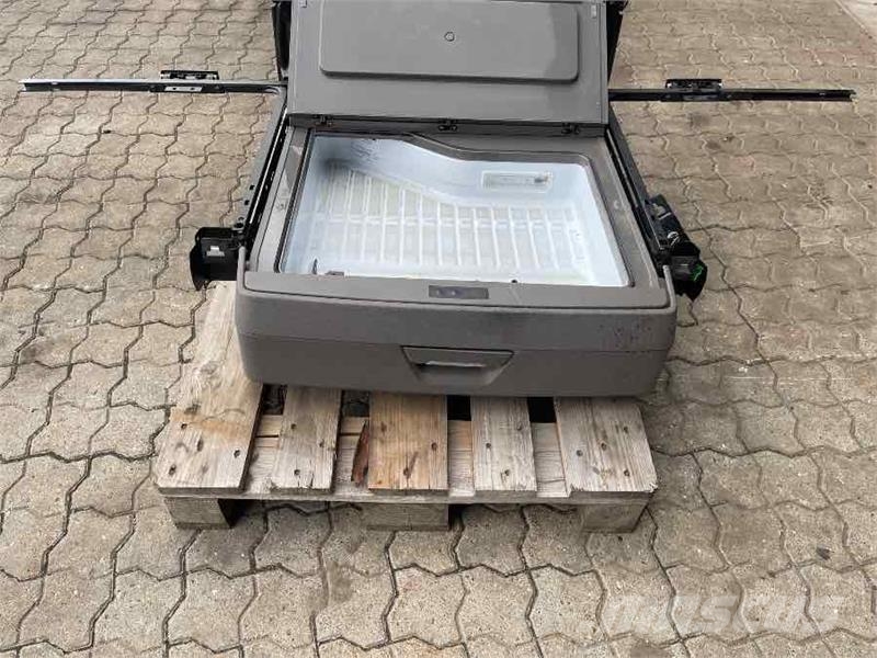 Scania FRIDGE 2770774 Kabinos ir salonai