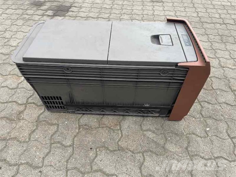 Scania FRIDGE CS 3261150 캐빈 및 인테리어