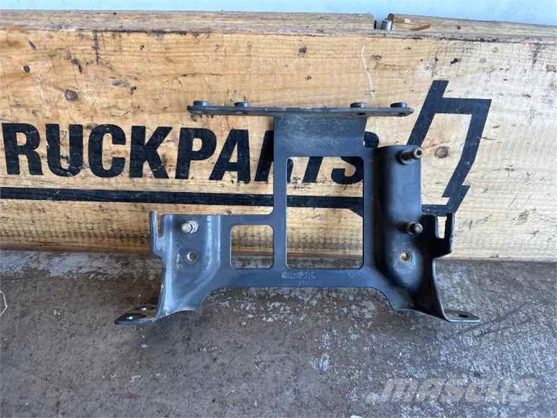 Scania FRONT BRACKET 2717827 Chassis e suspensões
