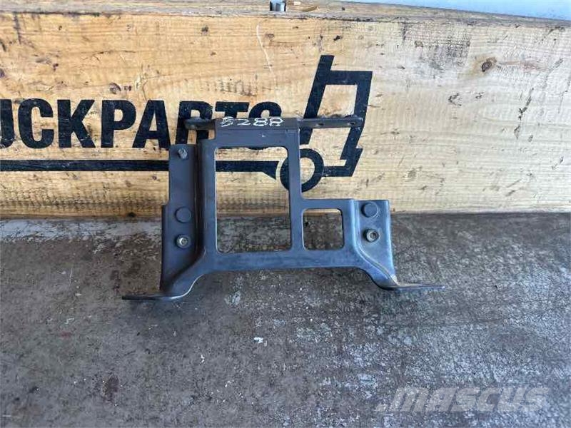 Scania FRONT BRACKET 2717827 Chassis e suspensões