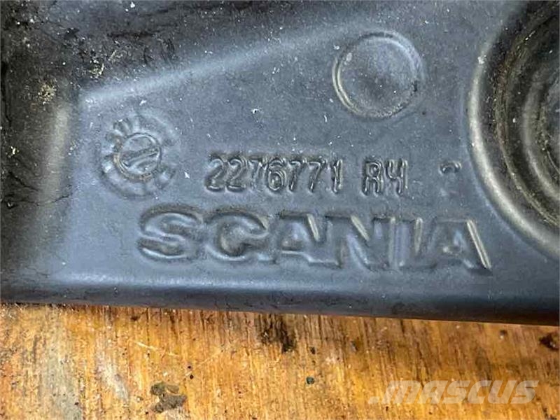 Scania FRONT HINGE2276771 الشاسيه والتعليق