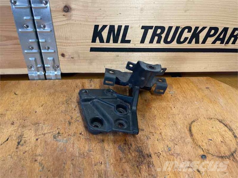 Scania FRONT HINGE2276771 الشاسيه والتعليق