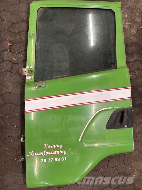 Scania LEFT DOOR 1384421 Καμπίνες και εσωτερικό