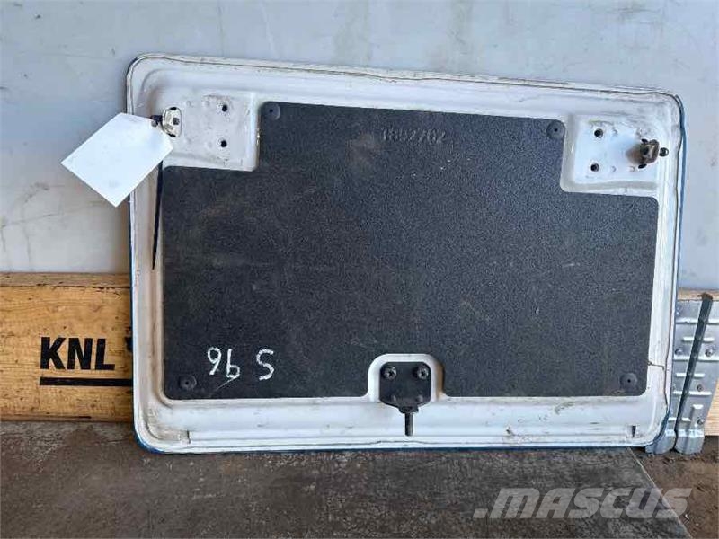 Scania LID STORAGE DOOR RH 1892707 Καμπίνες και εσωτερικό