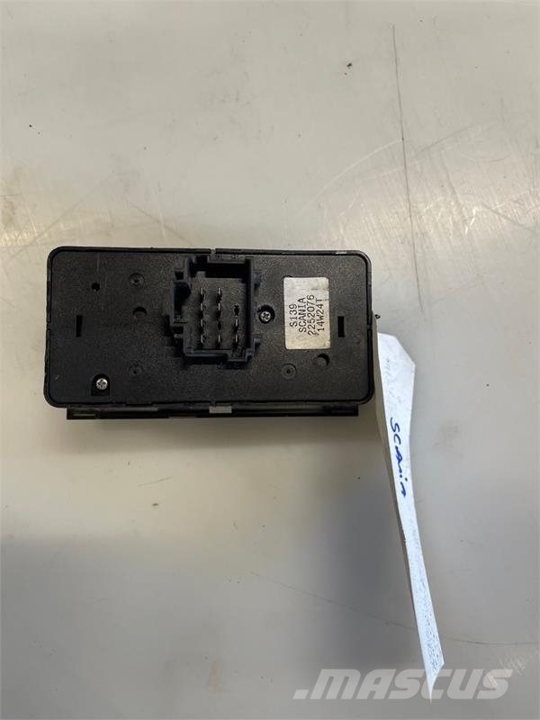 Scania LIGHT PANEL 2252076 Kabiinid