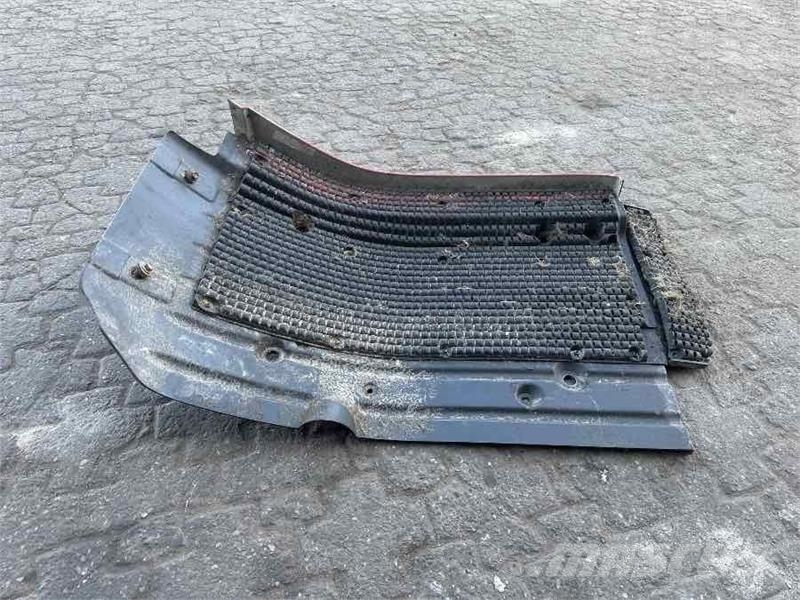 Scania MUDGUARD LEFT Chassis