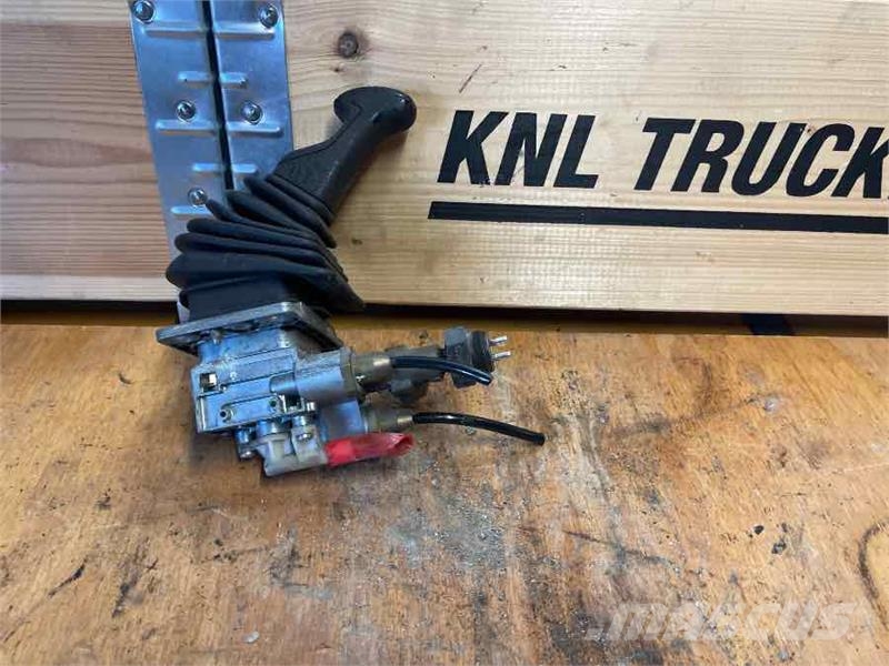 Scania PARKING BRAKE VALVE 1408332 Cabines
