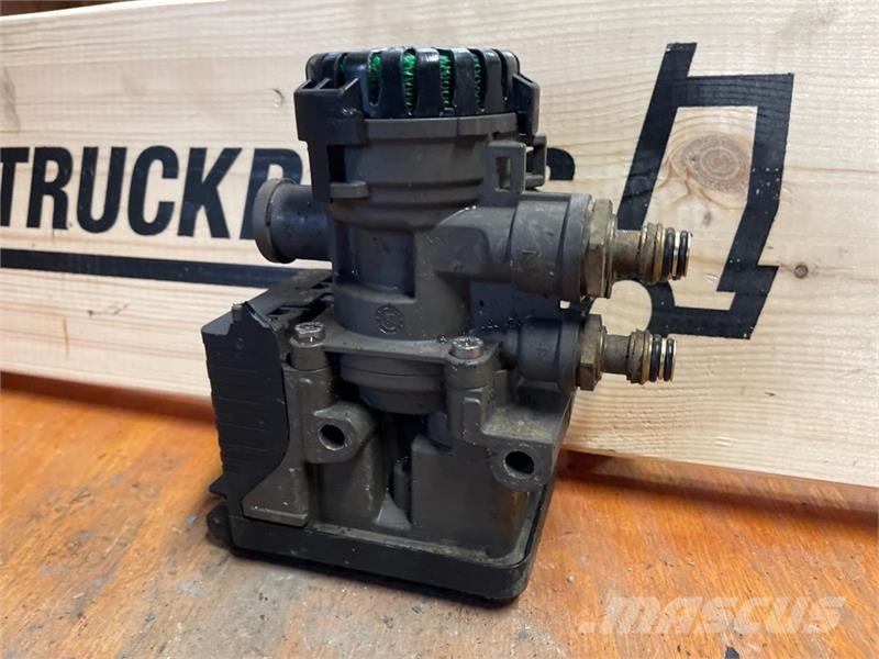 Scania PRESSURE CONTROL MODULE EBS  2653379 Chłodnice