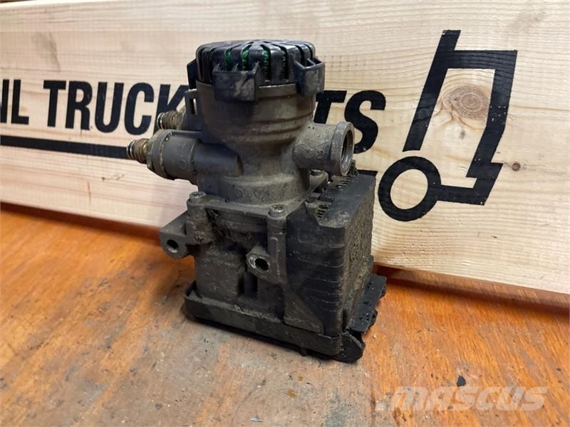 Scania PRESSURE CONTROL MODULE EBS  2653379 Chłodnice