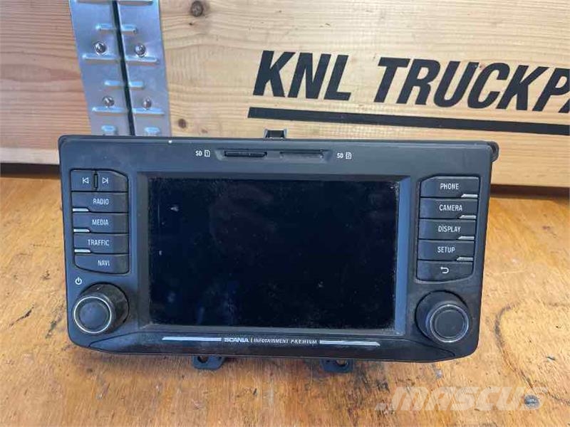 Scania RADIO / NAVI  2819281 كابينة والداخلية
