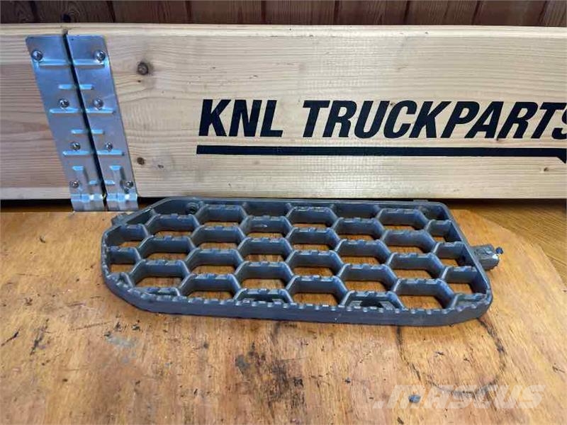 Scania STEP PLATE 2226747 Kabinos ir salonai