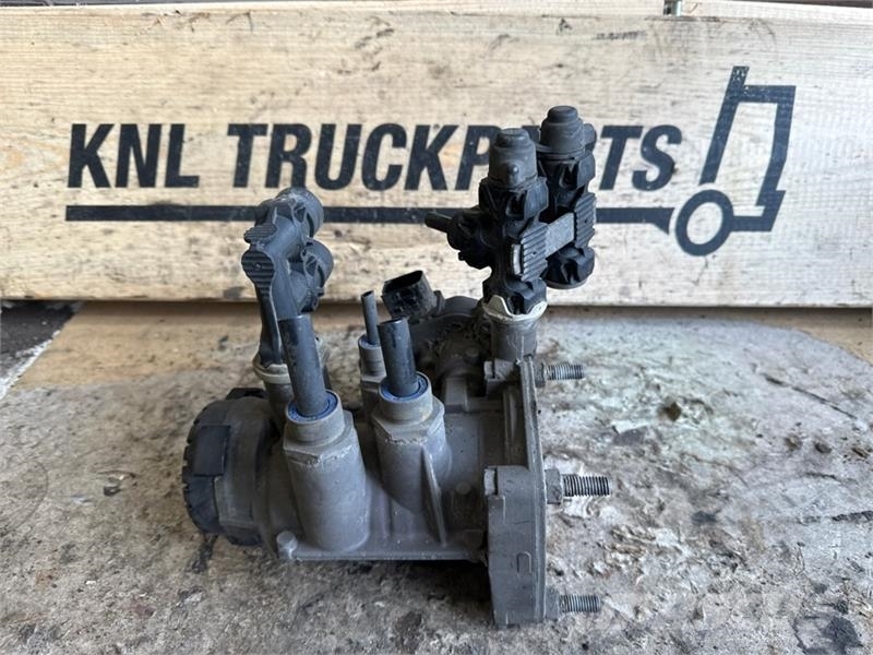 Scania TRAILER CONTROL MODULE 2199282 Radiatori