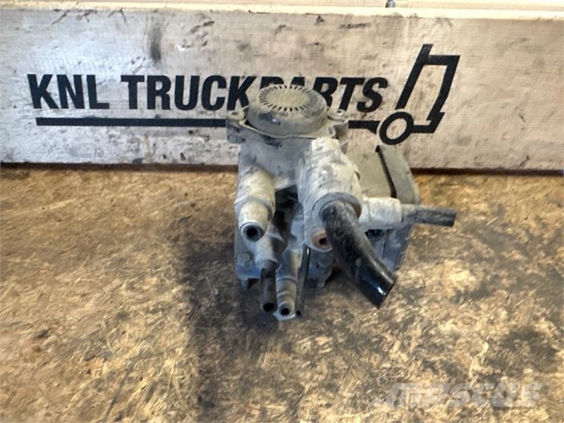 Scania TRAILER CONTROL MODULE 1879274 Radiatori