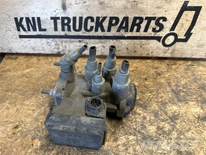 Scania TRAILER CONTROL MODULE 1790879 Radiatoriai