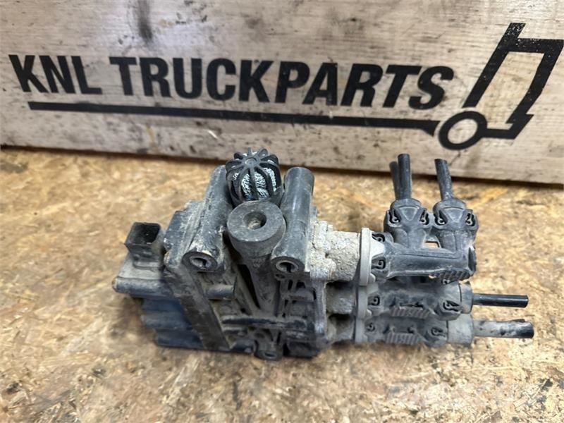 Scania VALVE 1889795 散热器