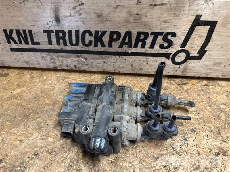 Scania VALVE 1889795 散热器