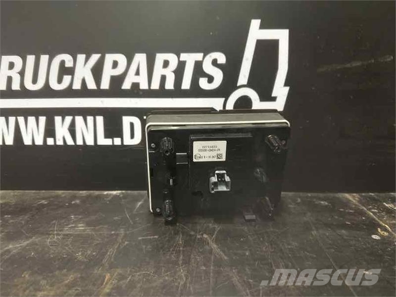 Volvo AC KLIMA PANEL 22711933 Electronics