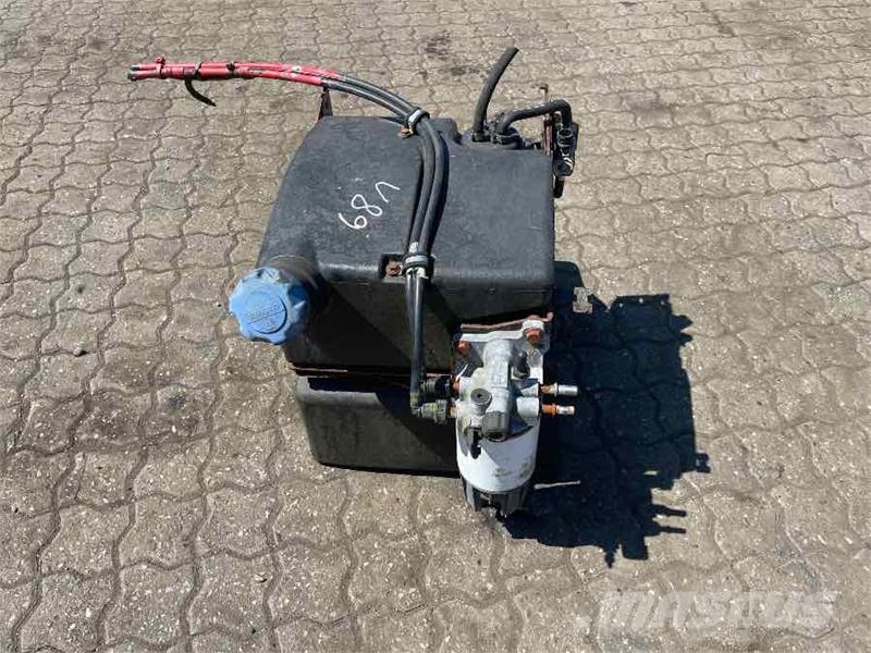 Volvo ADBLUE TANK 20906704 معدات النقل - غير ذلك