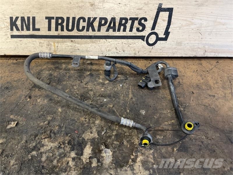 Volvo AIR CONDITIONING PIPE 84180959 Καλοριφέρ