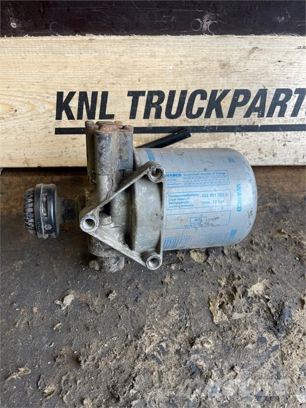 Volvo AIR DRYER 20466522 Καλοριφέρ