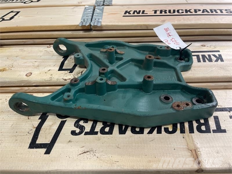 Volvo BRACKET 17237448 Raamid
