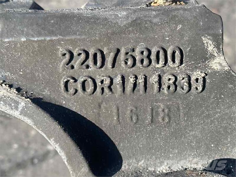 Volvo BRACKET 22075800 Raamid