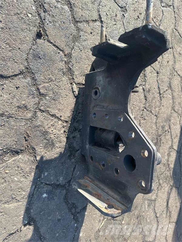 Volvo BRACKET 22075800 Raamid