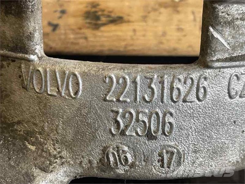 Volvo BRACKET 22131626 Raamid