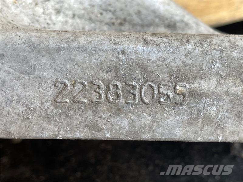 Volvo BRACKET 22383055 Raamid