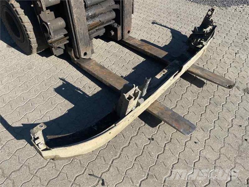 Volvo BUMPER 82907352 Alusta ja jousitus