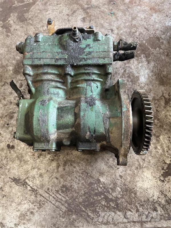 Volvo COMPRESSOR 22083113 Engines
