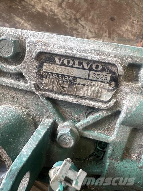 Volvo COMPRESSOR 23432718 محركات