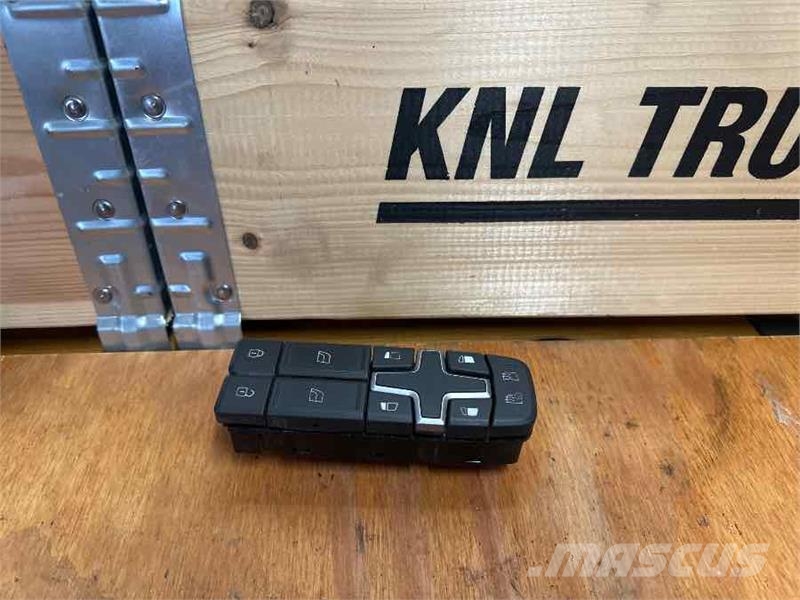 Volvo CONTROL PANEL 22154235 Ηλεκτρονικά