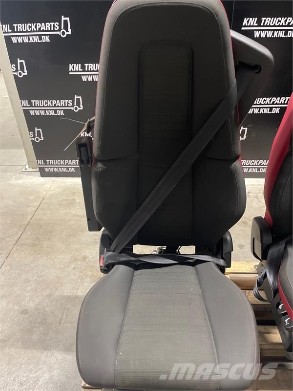 Volvo DRIVER SEAT 캐빈 및 인테리어