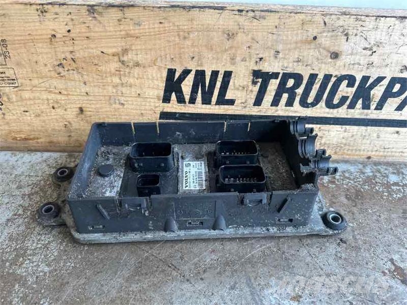 Volvo ECU CCIOM 22481332 일렉트로닉스