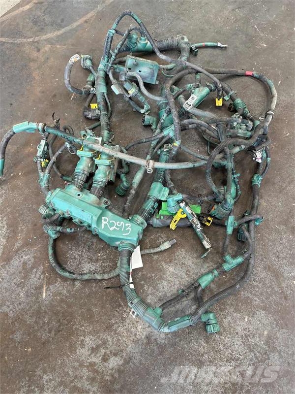 Volvo ENGINE WIRING G13C محركات