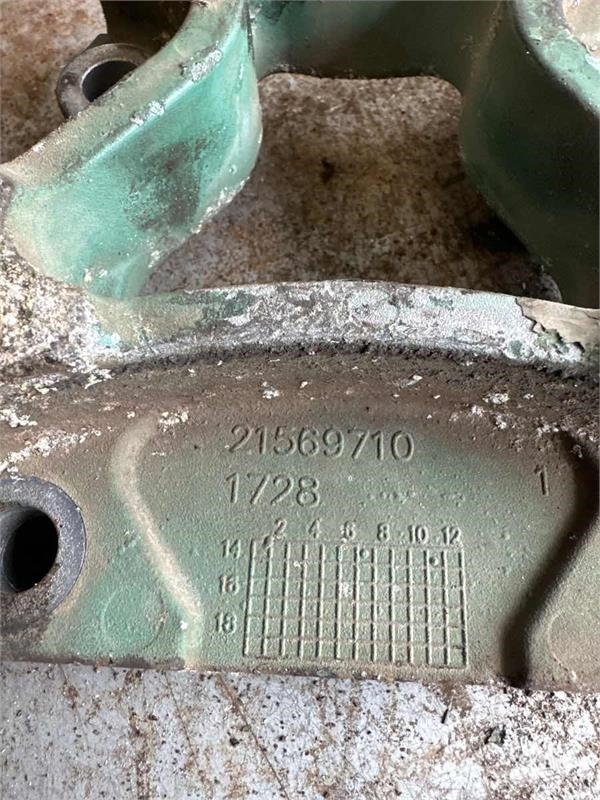 Volvo FAN HUB BRACKET 21569710 Raamid
