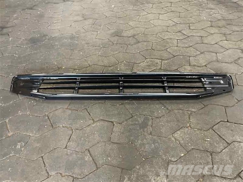 Volvo FRONT GRILL 82255346 Alusta ja jousitus