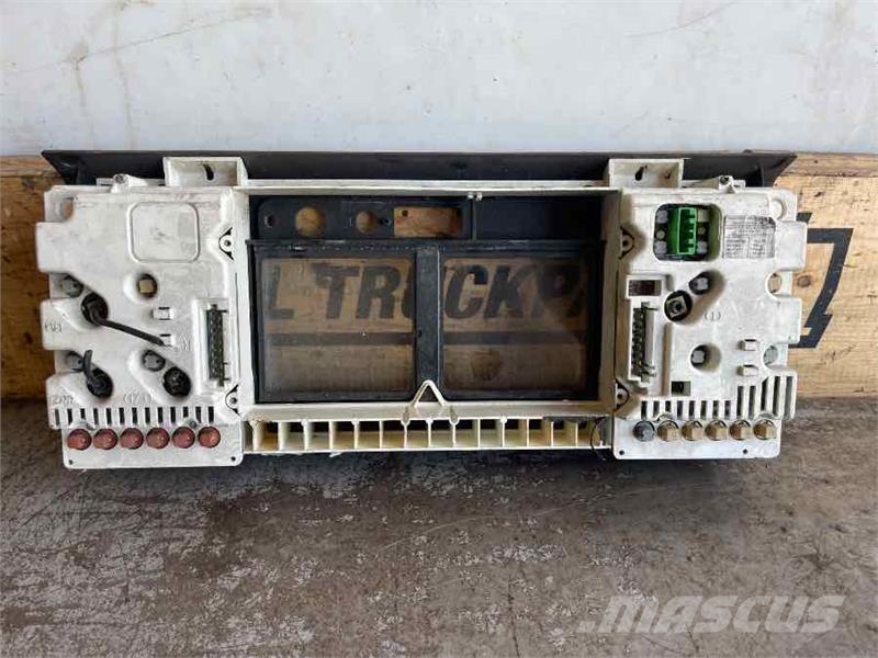 Volvo KOMBI INSTRUMENT 3985743 Electrónicos