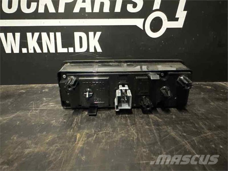Volvo RADIO PANEL 23562125 Electronics