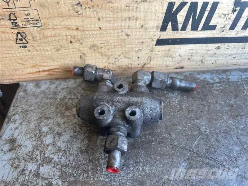 Volvo STEERING VALVE 20757513 Καλοριφέρ