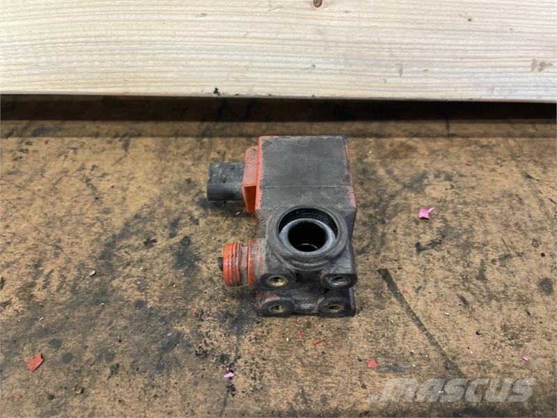 Volvo VALVE 21472978 Καλοριφέρ