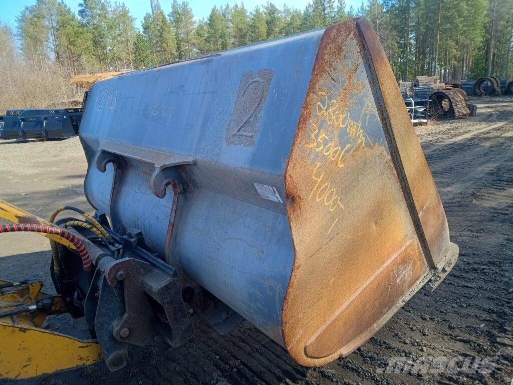 Maakauha 2800mm Buckets