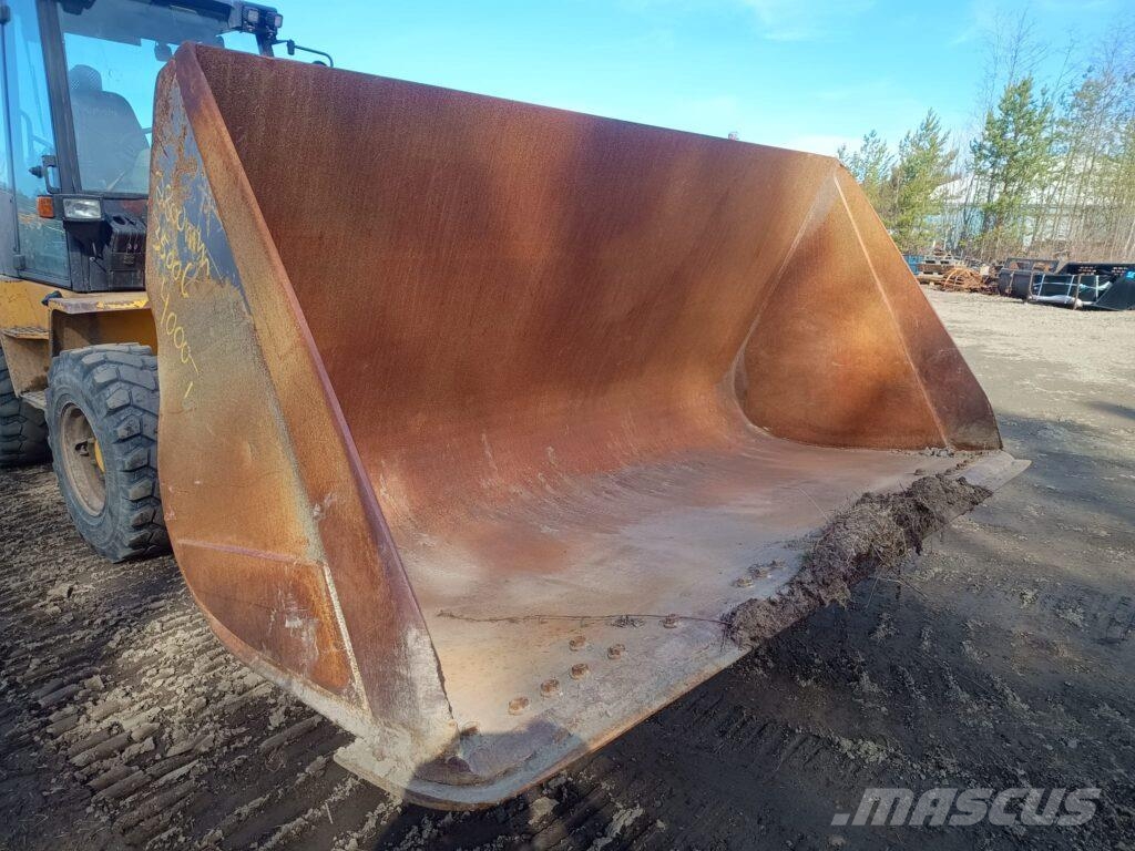 Maakauha 2800mm Buckets